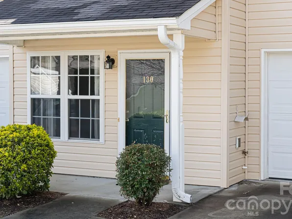 130 Lanceford Cir, Fletcher, NC 28732