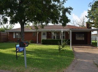703 W Clara Ave, Iowa Park, TX 76367
