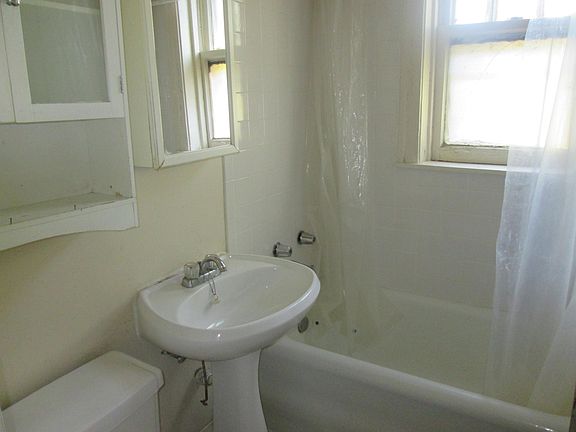 2nd image of 4915 N Glenwood Ave Floor 3