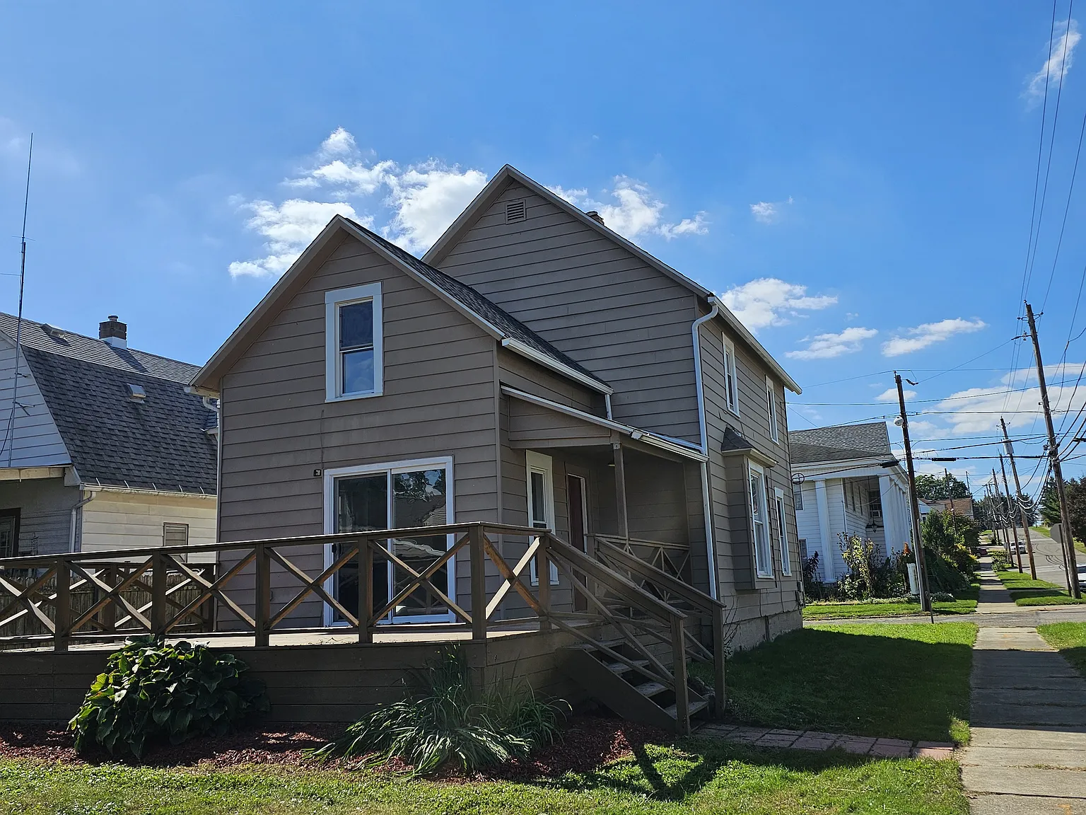 3 bed, 1.5 bath, 1258 sqft, $1,350 — Photo 3