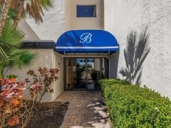 6120 43rd St W APT 305B, Bradenton, FL 34210