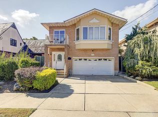 160-32 11th Ave #1, Whitestone, NY 11357