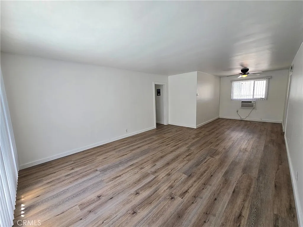 2 bed, 1100 sqft, $2,550 — Photo 3