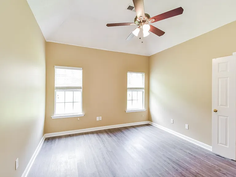 4599 Tulip Bend Dr — Photo 10