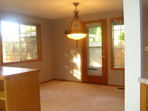 Dinnng room with deck off the back