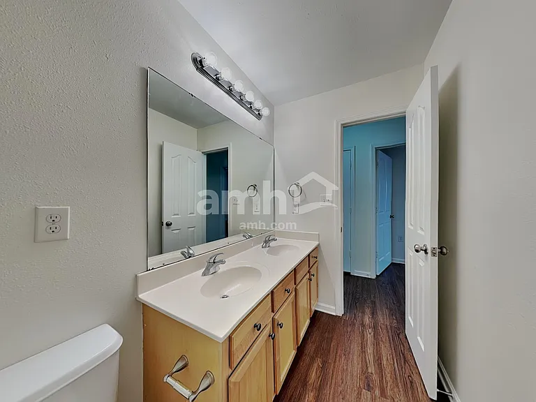 1524 Eastway Dr — Photo 18