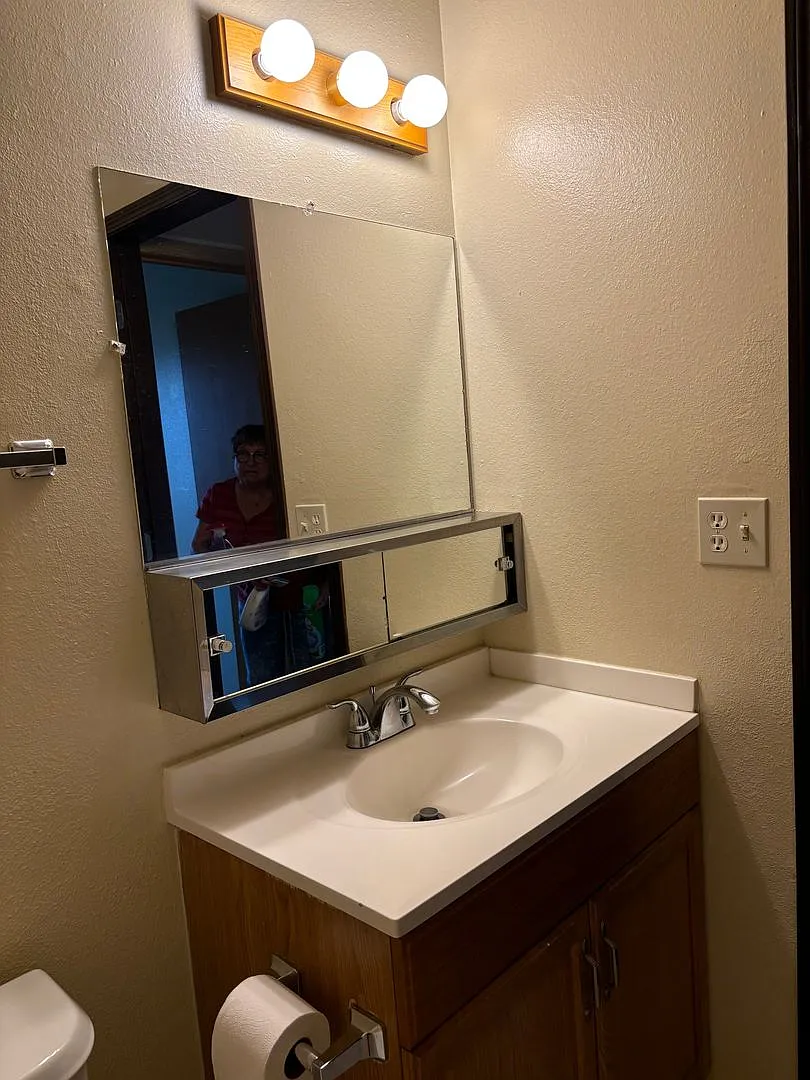 21st Ave 1552-SB — Photo 1