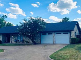 716 E Murco Dr, Mineral Wells, TX 76067