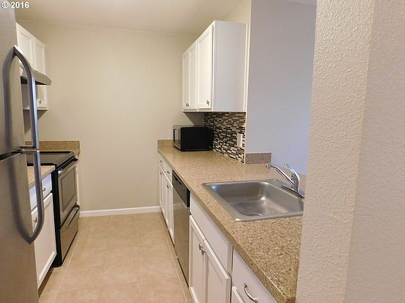 5th image of 6044 SE Drake St APT 105