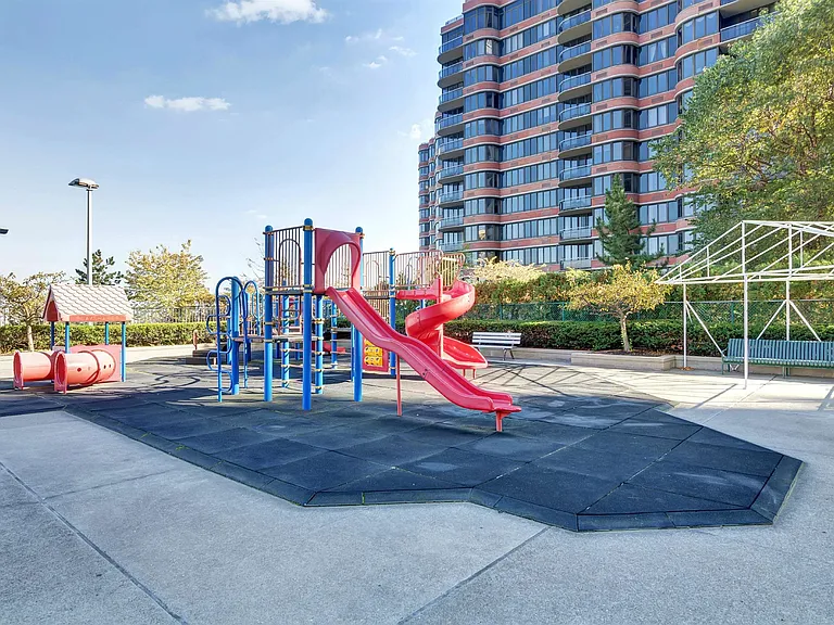 200 Winston Dr #2019 — Photo 34