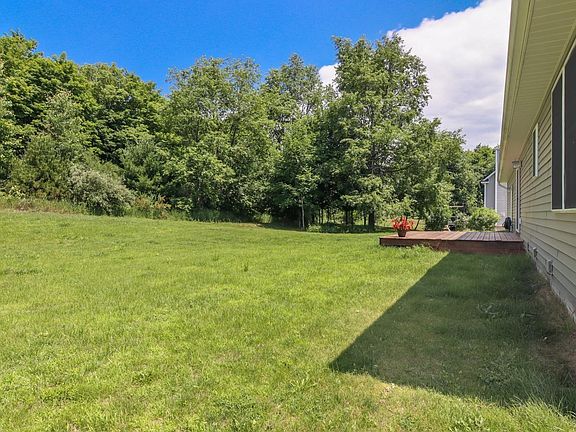 2nd image of 931 Shamrock Ln