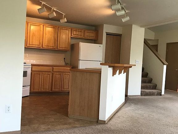 5th image of 9436 Fagan Ct NE