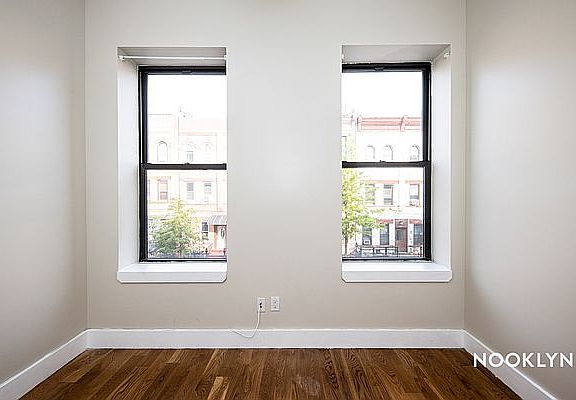 2nd image of 261 Stanhope St #2B