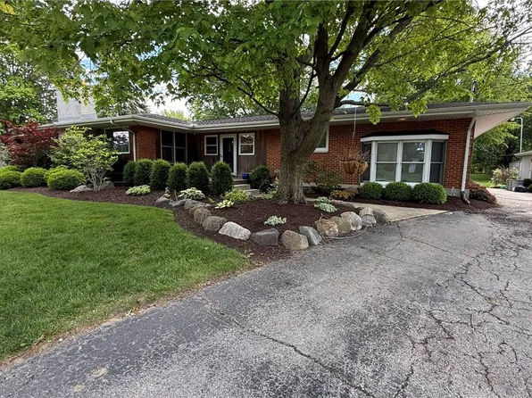 9755 Country Club Rd, Piqua, OH 45356