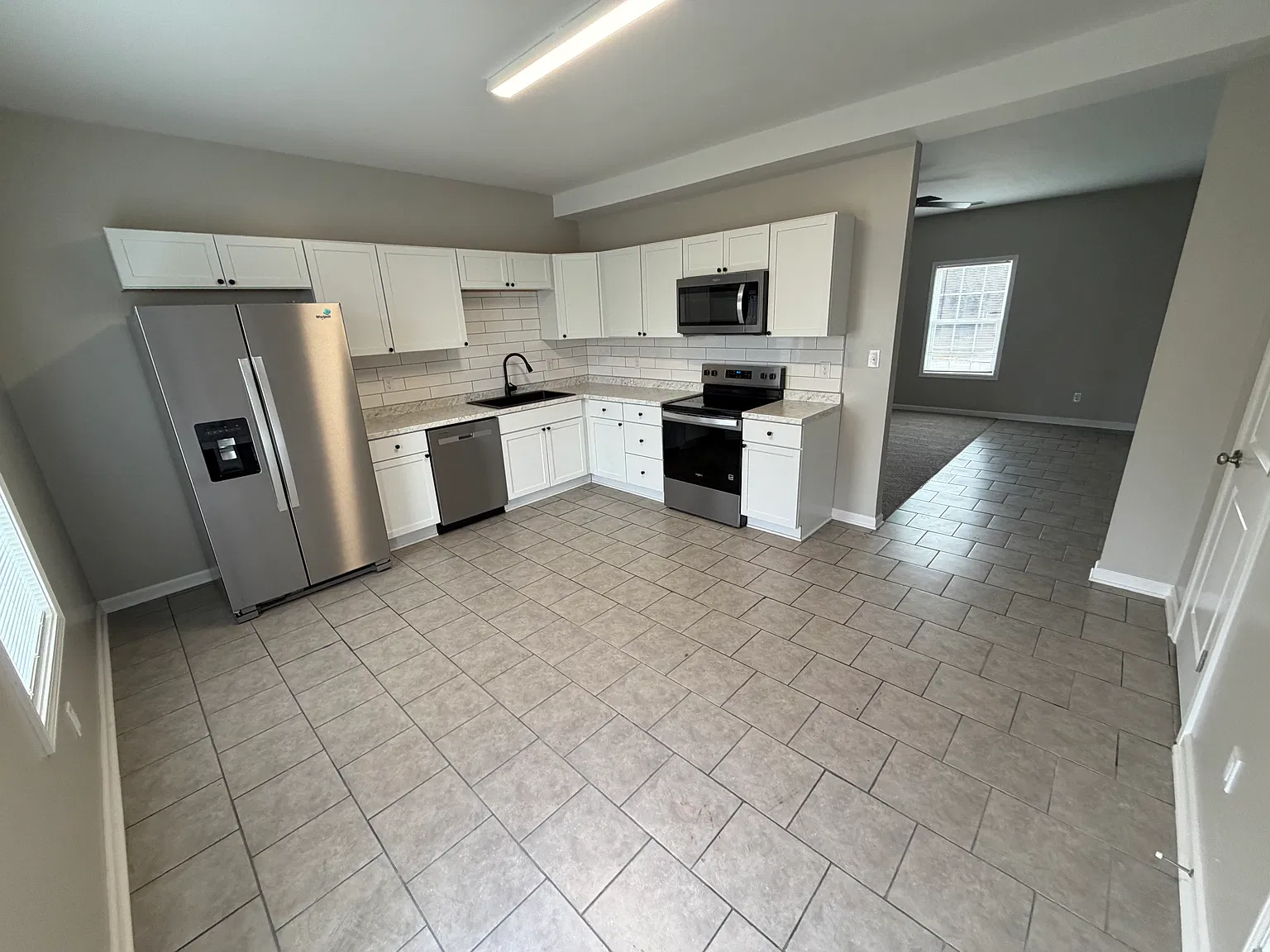 2 bed, 1.5 bath, 1200 sqft, $1,400 — Photo 3