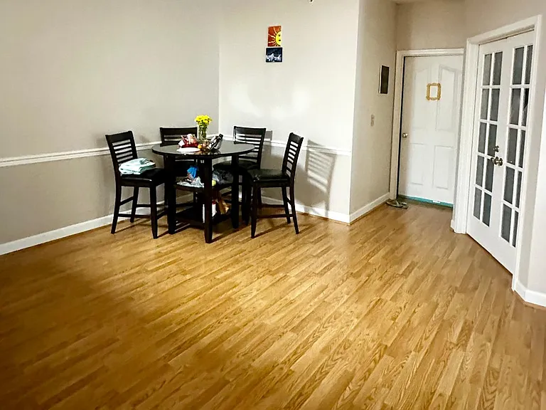 9811 Hyde Glen Ct — Photo 3
