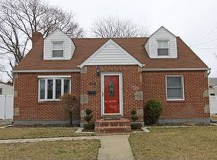 549 S Long Beach Ave, Freeport, NY 11520
