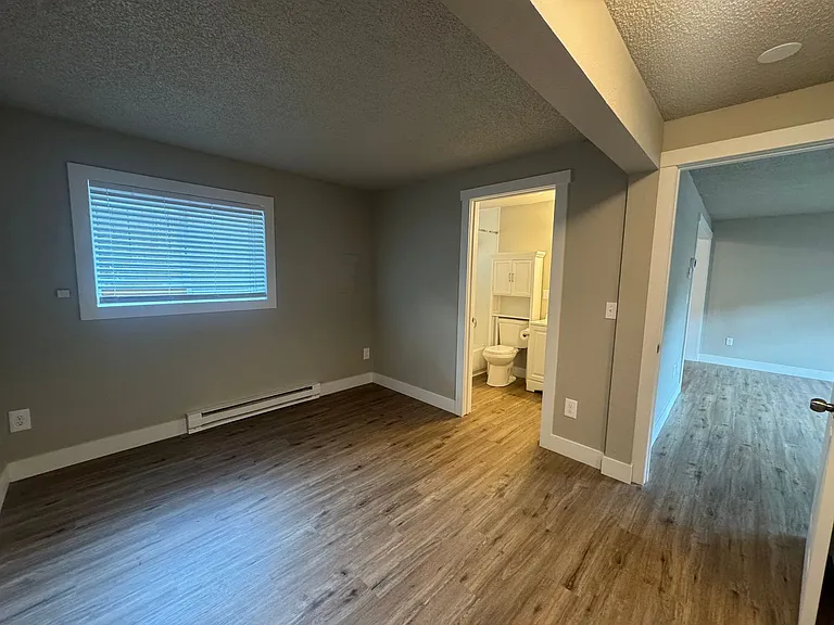 Cozy 2bd/1ba North West Apartment | On-Site Laundry | Pet Friendly | Off-Street Parking | Avail U... — Photo 10