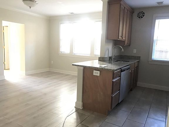 4th image of 401 Commonwealth Ave APT 11A