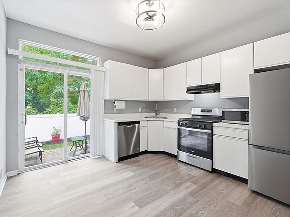 2nd image of 4 Derby St
