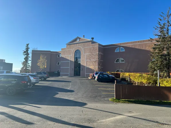 726 O Pl, Anchorage, AK