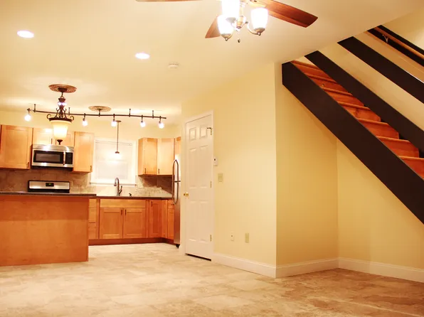 48 North Champlain St, 48 N Champlain St APT 3, Burlington, VT 05401