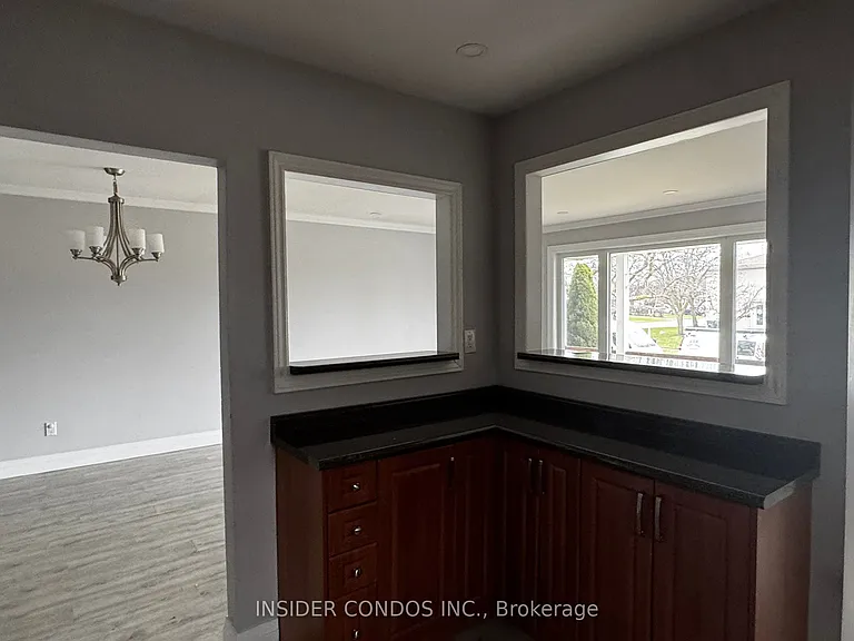 49 Doncaster Dr #UPPER — Photo 9