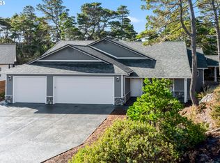 25 Yearling Ct, Florence, OR 97439