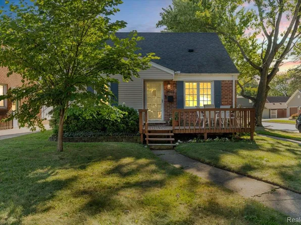 2902 N Connecticut Ave, Royal Oak, MI 48073