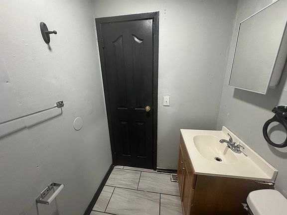 5th image of 905 Southmoor Dr