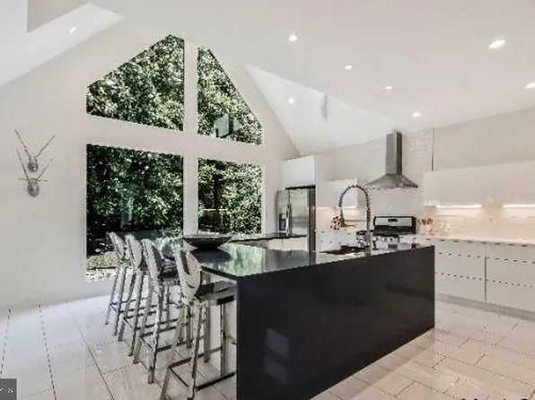 1108 Vassar Rd, Alexandria, VA 22314