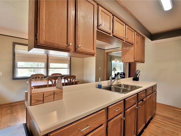 3rd image of 2819 Dellwood Dr