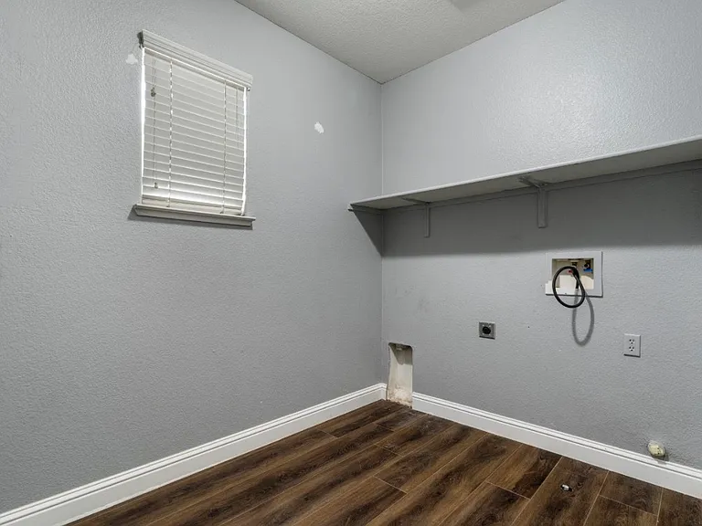 274 Crescent Moon Dr — Photo 17