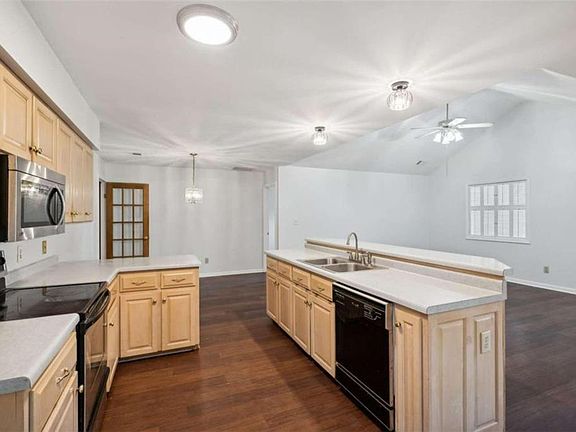 4th image of 836 Hog Mountain Rd