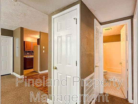 4th image of 307 Bradford Ave APT 2