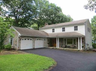 10 Alpine Dr, Hopewell Junction, NY 12533