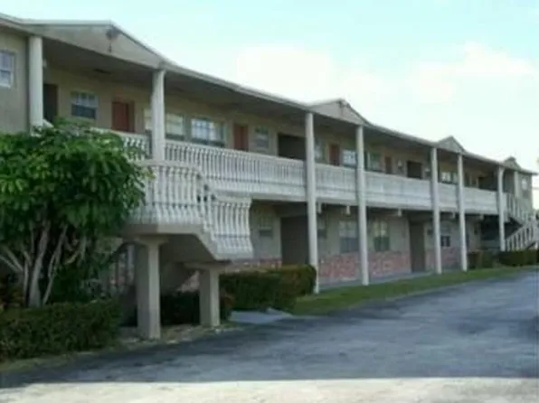 20380 NW 7th Ave APT 207, Miami Gardens, FL 33169