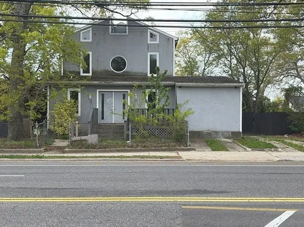 90 Jerusalem Ave, Massapequa, NY 11758