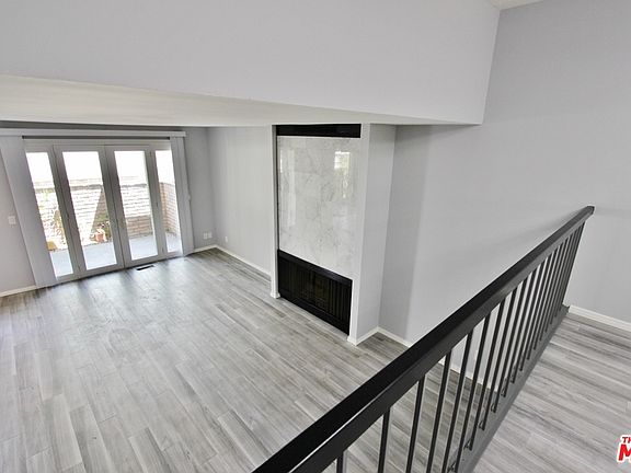 5th image of 4707 La Villa Mari Unit D
