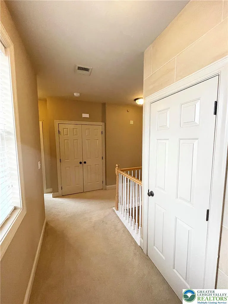 3 bed, 2.0 bath, 1694 sqft, $2,500 — Photo 4