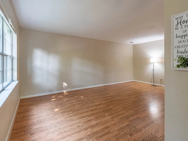 389 Charles St — Photo 11