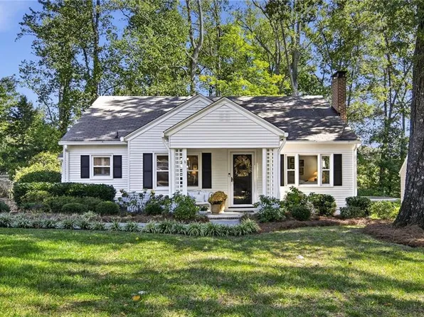 1711 Meadowbrook Dr, Winston Salem, NC 27104