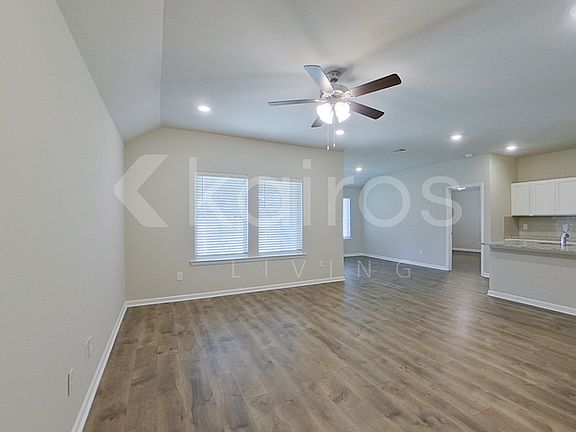 3rd image of 204 Yardley Ct