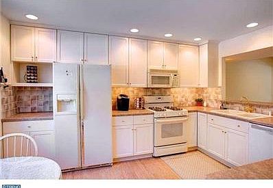 3rd image of 20 Wentwood Ct