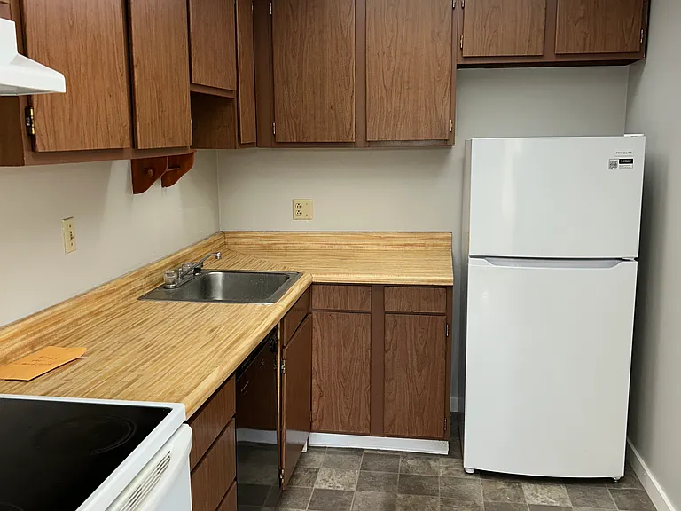 3301 Beechwood Blvd #402 — Photo 5
