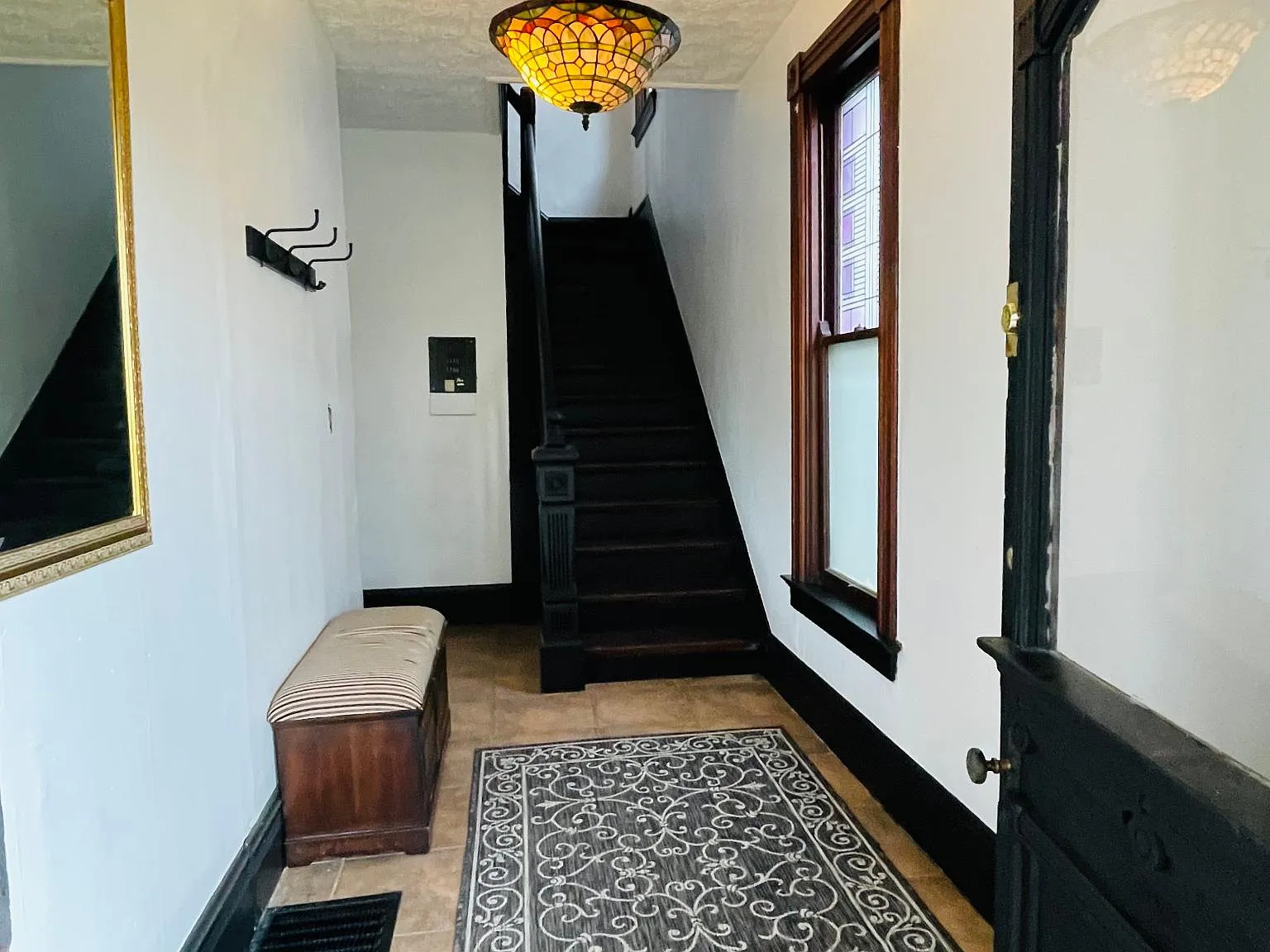 445 Ross Ave — Photo 2