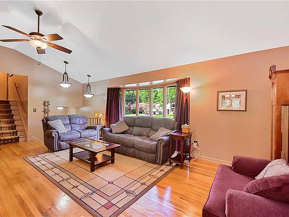 3rd image of 4959 Hampton Dr