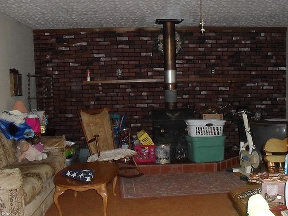 4th image of 1544 Medford Ave
