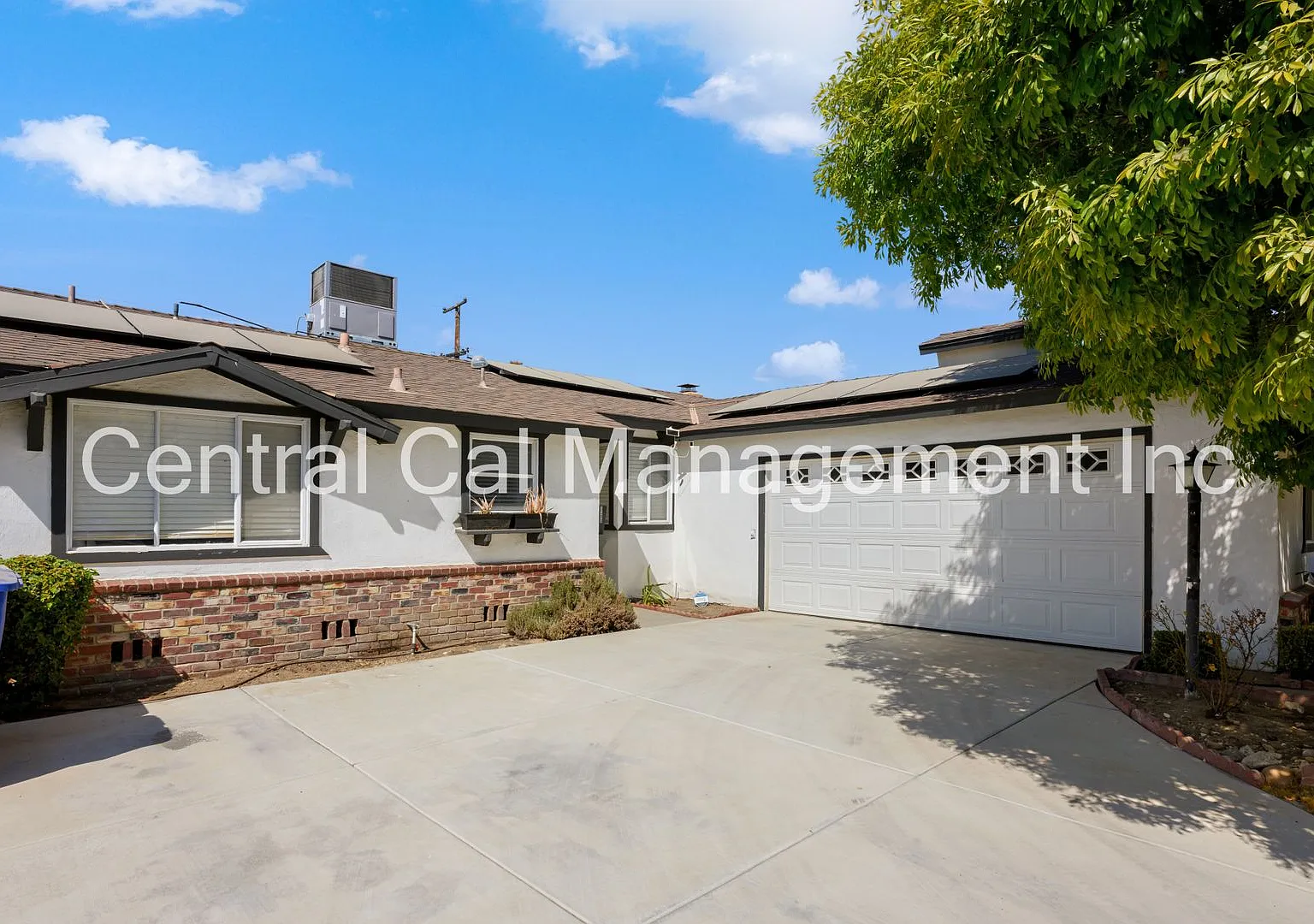 3 Bedroom/2 Bath Home with Solar - $2050 per month! — Photo 1
