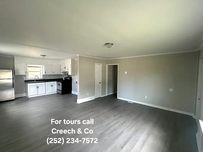 800 Crawford St S — Photo 6